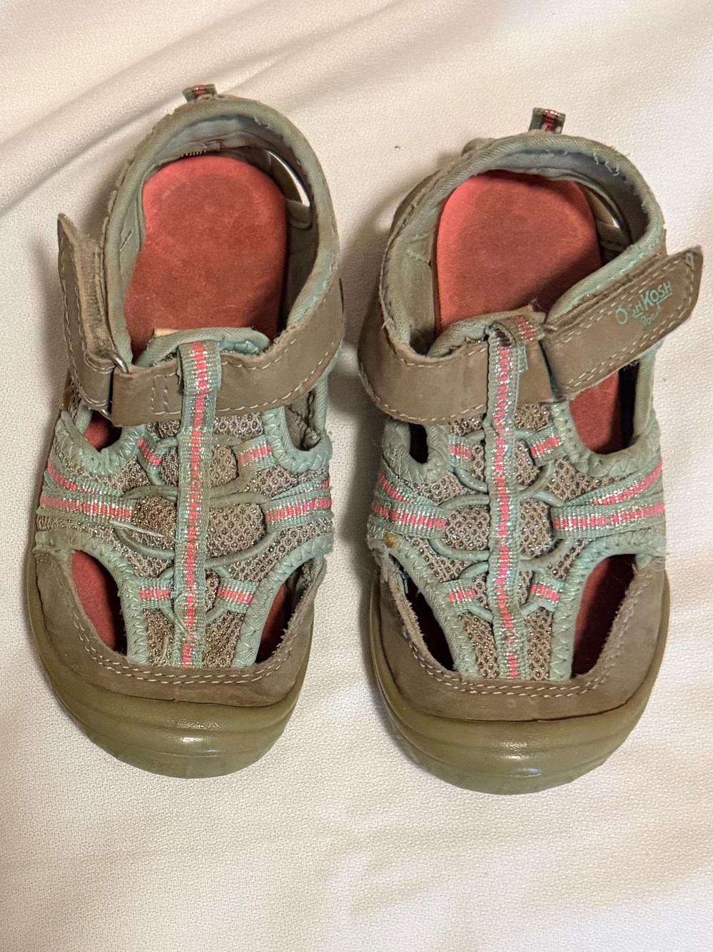 Girl’s OshKosh B’Gosh Closed-Toe Sport Sandals in Gray/Pink Size 9